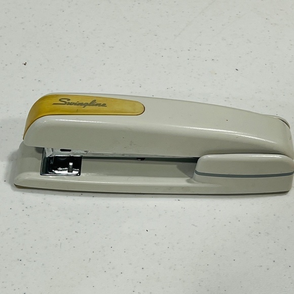 Vintage SWINGLINE 747 DESKTOP STAPLER Creamy Gray - Picture 4 of 7